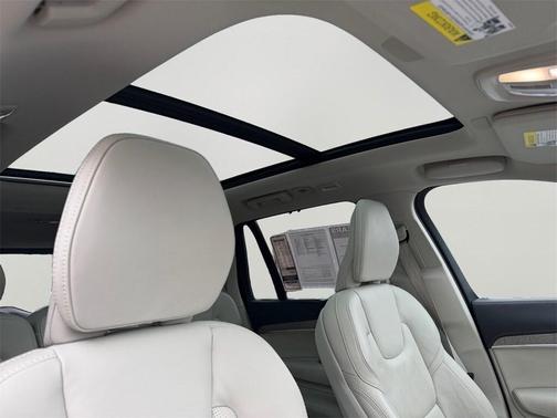 2024 Volvo XC90 B6 Ultimate Bright Theme 7-Seater