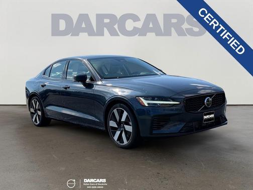 2024 Volvo S60 Recharge Plug-In Hybrid T8 Plus Dark Theme