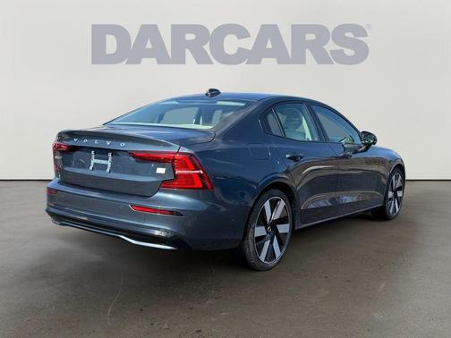 2024 Volvo S60 Recharge Plug-In Hybrid T8 Plus Dark Theme