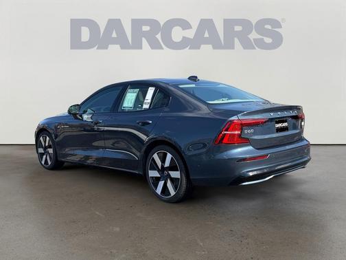 2024 Volvo S60 Recharge Plug-In Hybrid T8 Plus Dark Theme