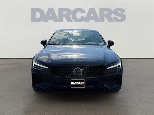 2024 Volvo S60 Recharge Plug-In Hybrid T8 Plus Dark Theme