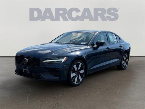 2024 Volvo S60 Recharge Plug-In Hybrid T8 Plus Dark Theme