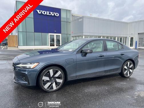 2024 Volvo S60 Recharge Plug-In Hybrid T8 Plus Dark Theme