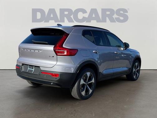 2026 Volvo XC40 B5 Plus