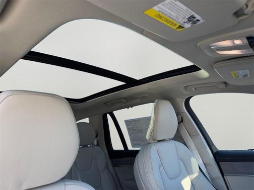 2026 Volvo XC90 Plug-In Hybrid T8 Ultra Dark Theme 6-Seater