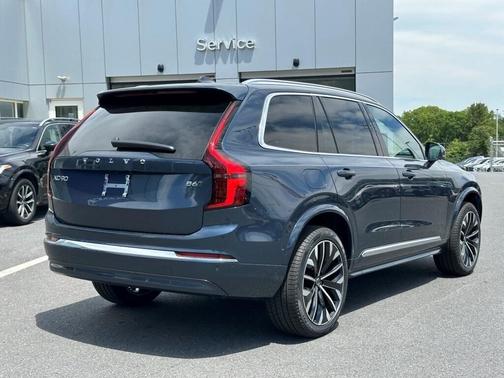 2025 Volvo XC90 B6 Plus 6-Seater