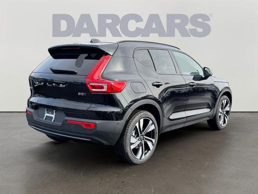 2026 Volvo XC40 B5 Ultra