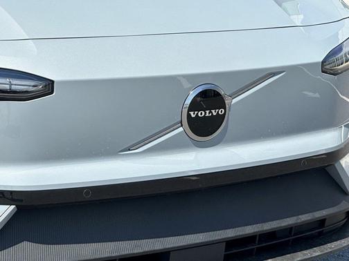 2025 Volvo EX30 Twin Motor Plus