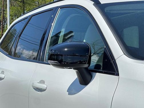 2025 Volvo XC60 Plug-In Hybrid T8 Plus