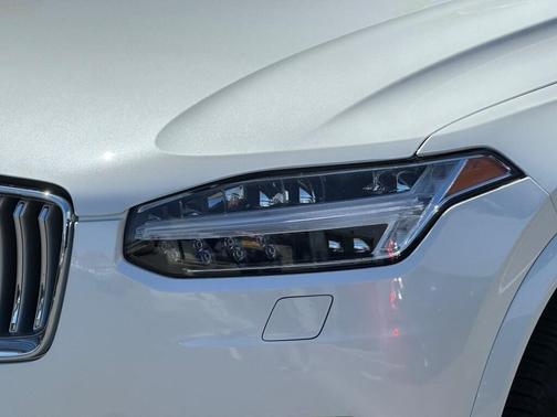 2024 Volvo XC90 B6 Plus Bright Theme 7-Seater