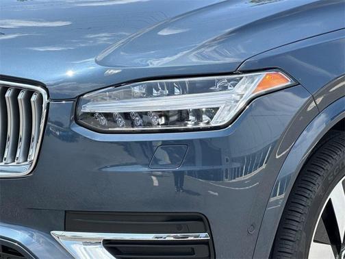 2023 Volvo XC90 Recharge Plug-In Hybrid T8 Ultimate 6-Seater