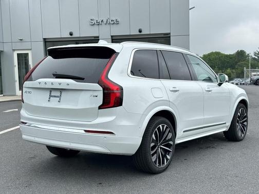 2025 Volvo XC90 Plug-In Hybrid T8 Ultra 6-Seater