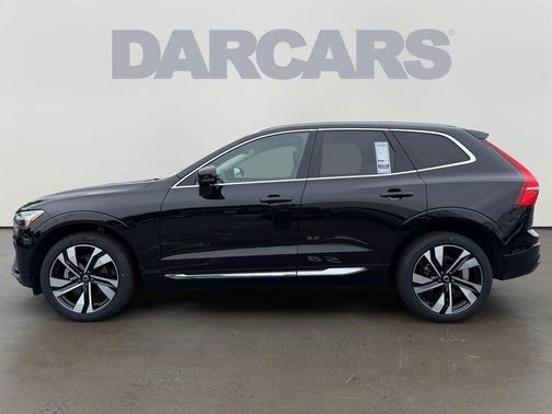 Onyx Black Metallic 2023 Volvo XC60 B5 Plus Bright Theme
