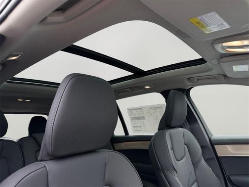 2026 Volvo XC90 Plug-In Hybrid T8 Plus 7-Seater