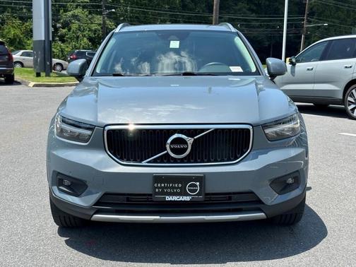 2021 Volvo XC40 T5 Momentum