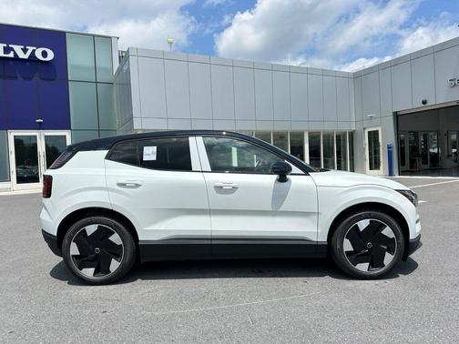 2025 Volvo EX30 Twin Motor Plus