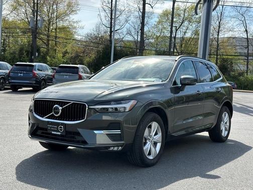 2022 Volvo XC60 B5 Momentum