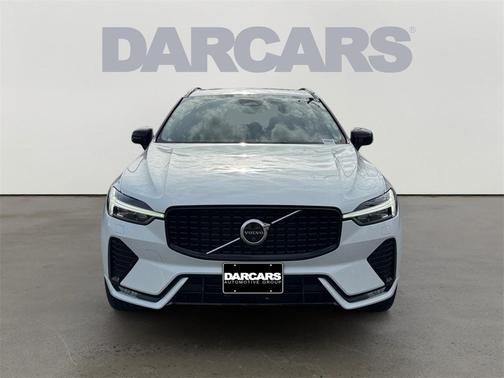 2023 Volvo XC60 B6 Ultimate Dark Theme