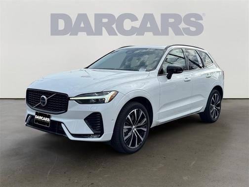 2023 Volvo XC60 B6 Ultimate Dark Theme