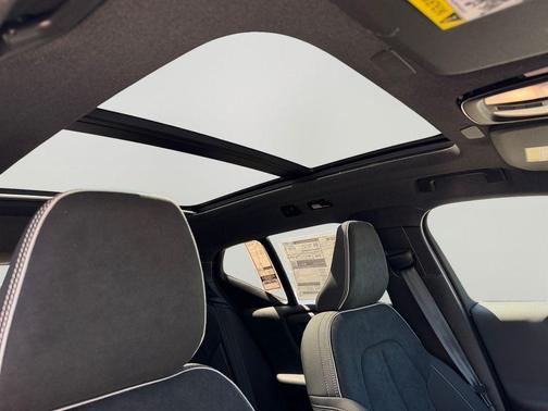 Denim Blue Metallic 2026 Volvo EX40 Twin Motor Ultra Black Edition