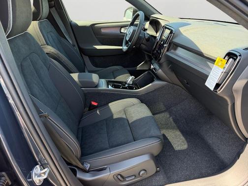 Denim Blue Metallic 2026 Volvo EX40 Twin Motor Ultra Black Edition