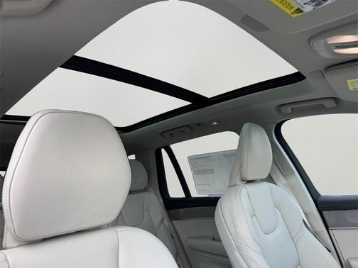 2026 Volvo XC90 B6 Ultra 7-Seater