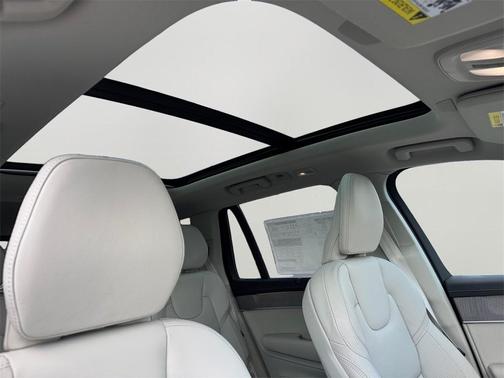 2026 Volvo XC90 B6 Ultra 7-Seater