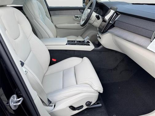 2026 Volvo XC90 B6 Ultra 7-Seater