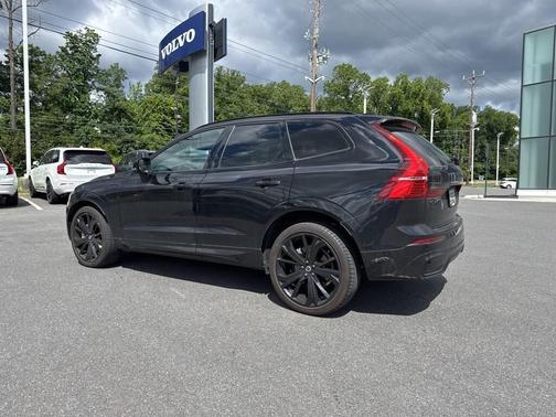 2024 Volvo XC60 Recharge Plug-In Hybrid T8 Ultimate Black Edition