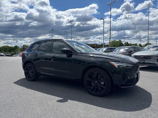 2024 Volvo XC60 Recharge Plug-In Hybrid T8 Ultimate Black Edition