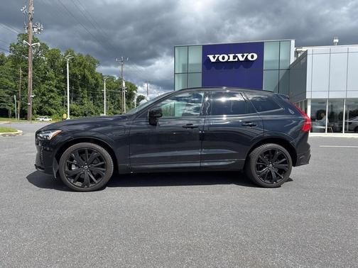 2024 Volvo XC60 Recharge Plug-In Hybrid T8 Ultimate Black Edition