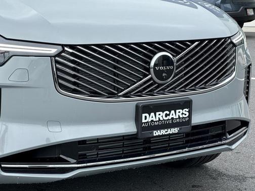 2025 Volvo XC90 Plug-In Hybrid T8 Plus 6-Seater