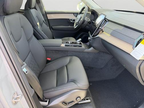 2026 Volvo XC90 B5 Plus 7-Seater