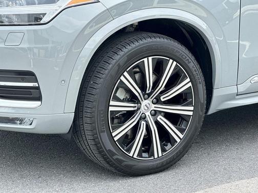 2025 Volvo XC90 B6 Plus 6-Seater