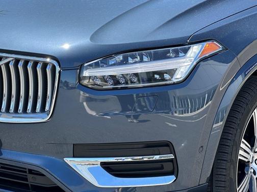 2022 Volvo XC90 Recharge Plug-In Hybrid T8 Inscription 6 Passenger