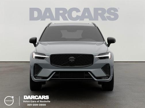 Metallic 2026 Volvo XC60 B5 Ultra Black Edition