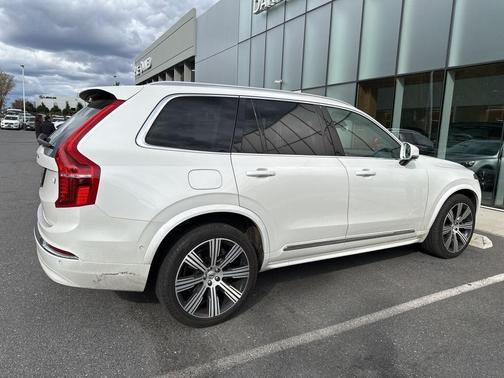 2024 Volvo XC90 Recharge Plug-In Hybrid T8 Ultimate Bright Theme 7-Seater