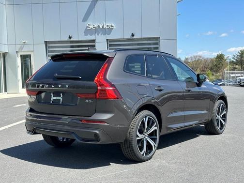 2025 Volvo XC60 B5 Ultra