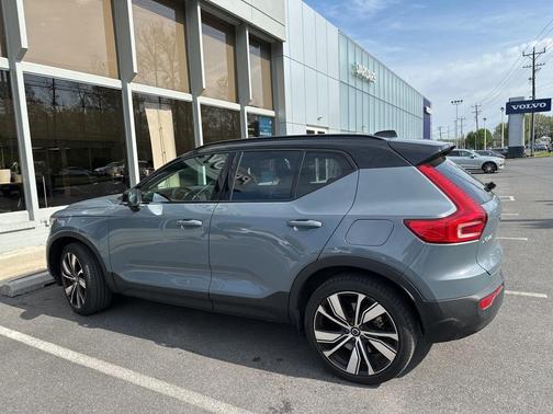 2021 Volvo XC40 Recharge Pure Electric P8