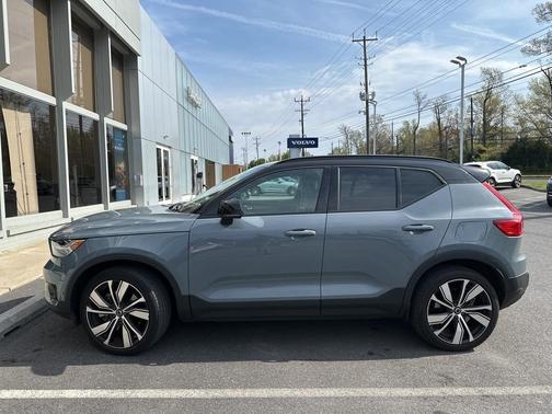 2021 Volvo XC40 Recharge Pure Electric P8