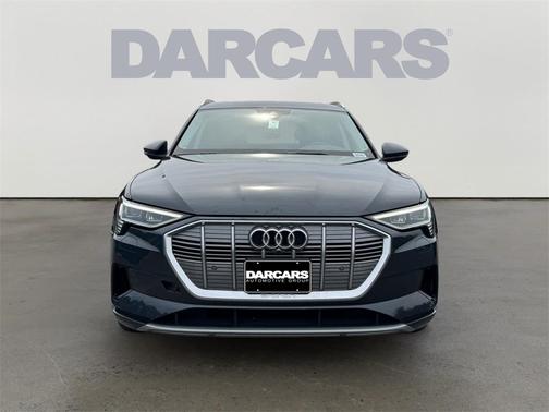 2019 Audi e-tron Premium Plus