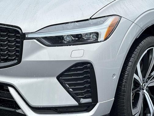 2022 Volvo XC60 Recharge Plug-In Hybrid T8 R-Design Extended Range