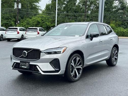 2022 Volvo XC60 Recharge Plug-In Hybrid T8 R-Design Extended Range