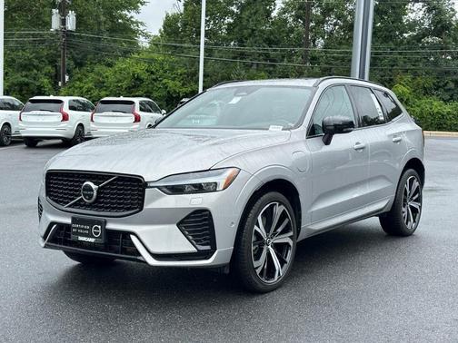 2022 Volvo XC60 Recharge Plug-In Hybrid T8 R-Design Extended Range