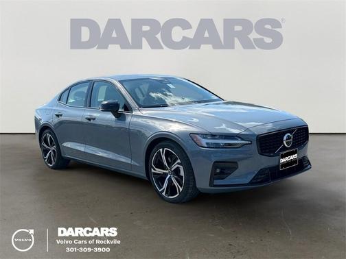 2024 Volvo S60 B5 Core Dark Theme