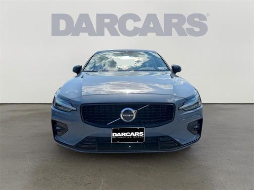 2024 Volvo S60 B5 Core Dark Theme