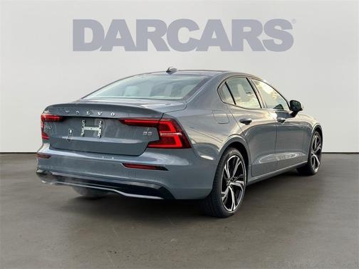 2024 Volvo S60 B5 Core Dark Theme