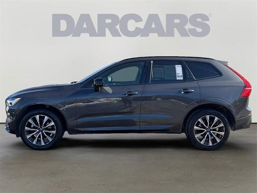 2024 Volvo XC60 B5 Plus Dark Theme