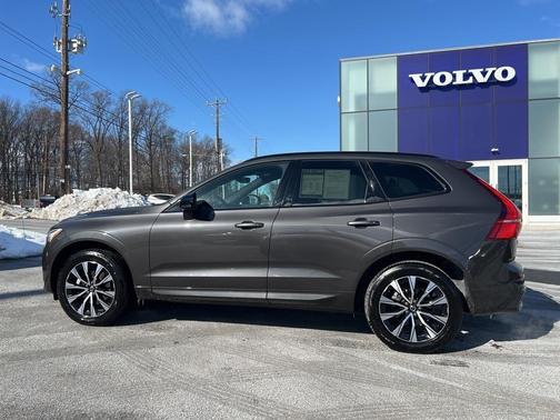 2024 Volvo XC60 B5 Plus Dark Theme