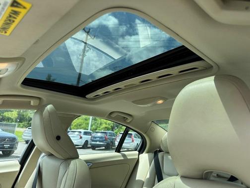2014 Volvo S60 T5 Premier